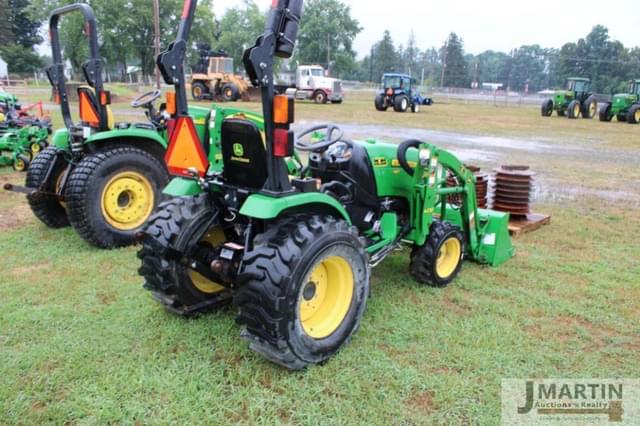 Image of John Deere 2032R equipment image 2