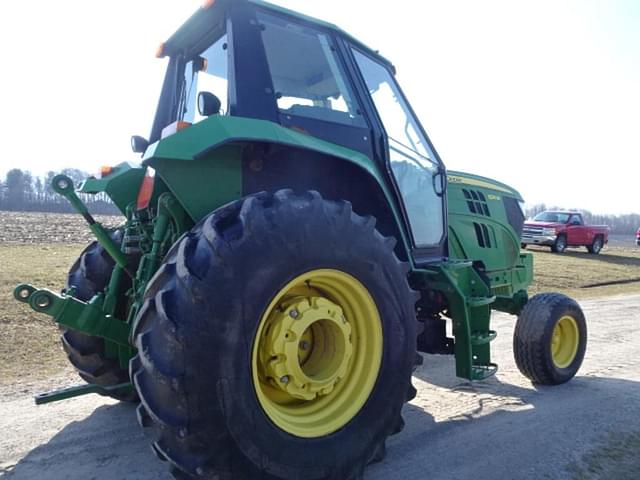 Image of John Deere 6125M equipment image 4