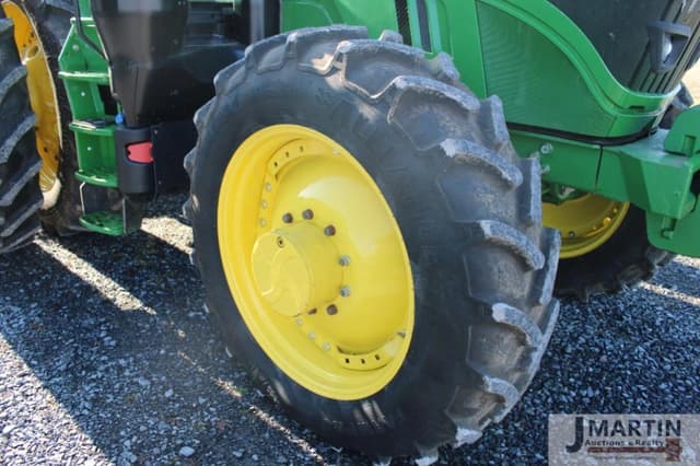 Image of John Deere 6215R equipment image 4