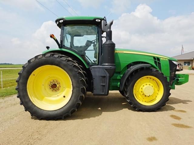 Image of John Deere 8245R equipment image 1
