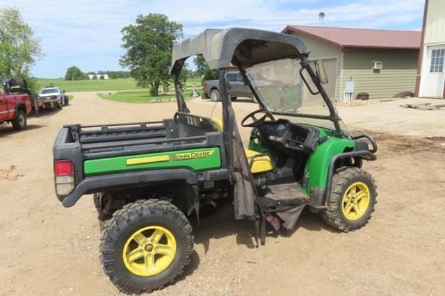 Image of John Deere Gator 825 equipment image 4