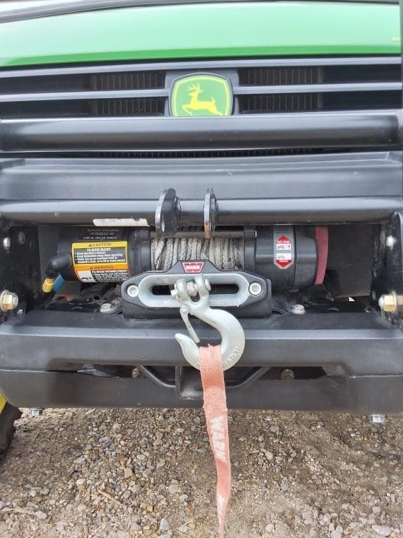 Image of John Deere Gator XUV 825i equipment image 4