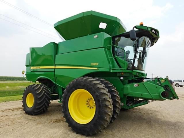 Image of John Deere S680 equipment image 2