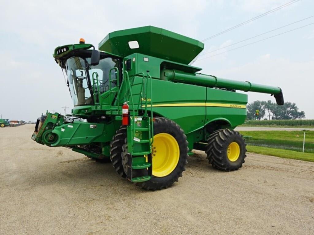 Image of John Deere S680 Primary image
