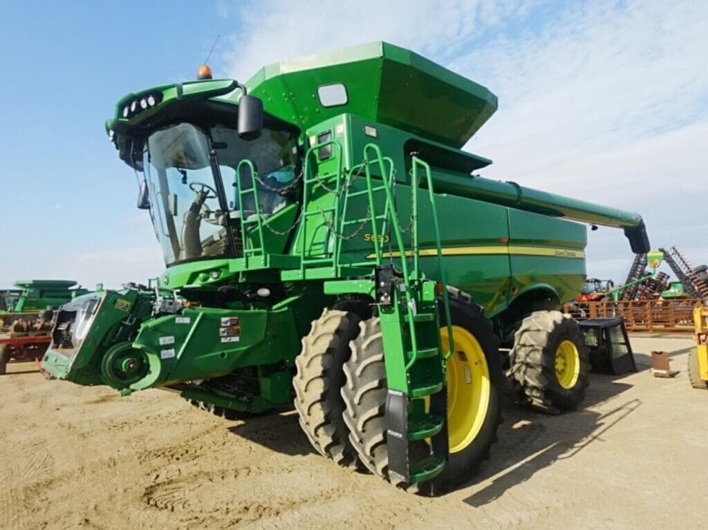 Image of John Deere S680 Primary image
