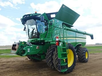 Main image John Deere S680