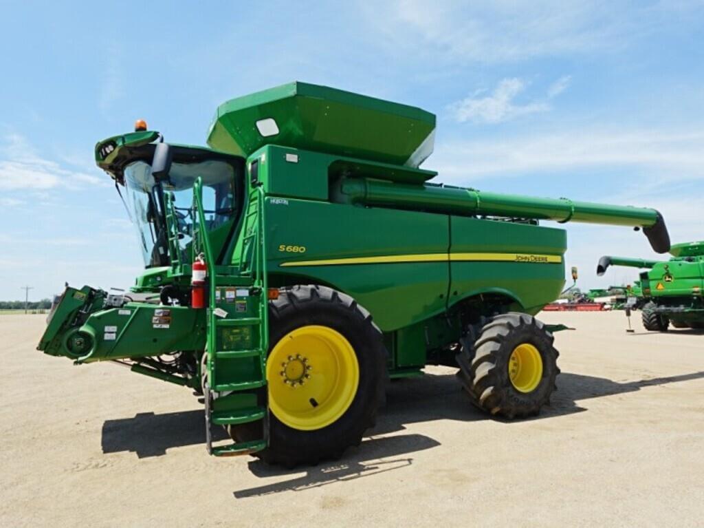 Image of John Deere S680 Primary image