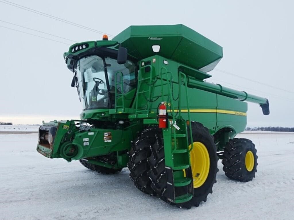 Image of John Deere S690 Primary image