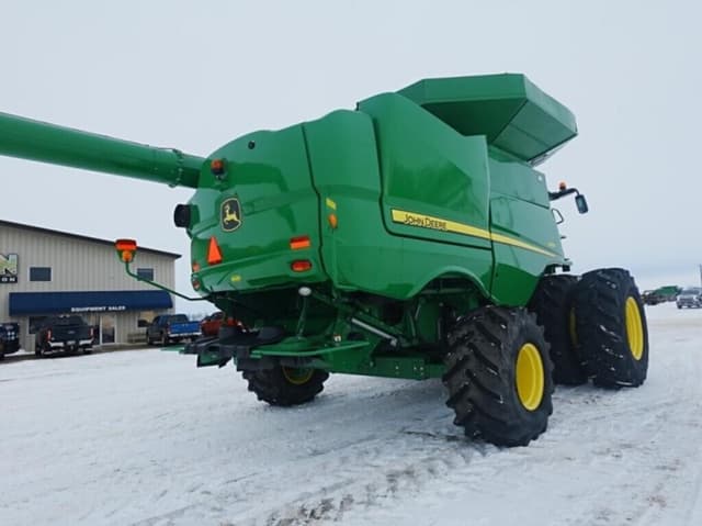 Image of John Deere S690 equipment image 3