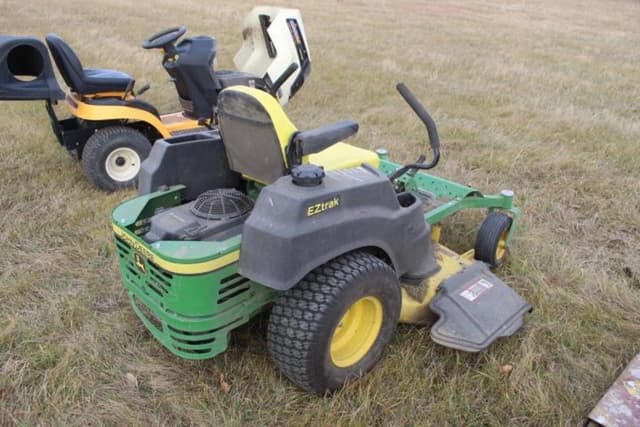 Image of John Deere Z445 equipment image 4