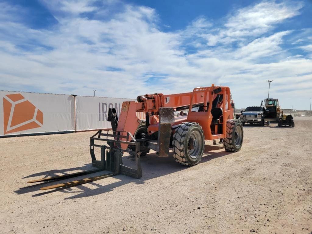 2015 JLG 10054 Equipment Image0