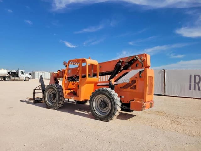 Image of JLG 10054 equipment image 2