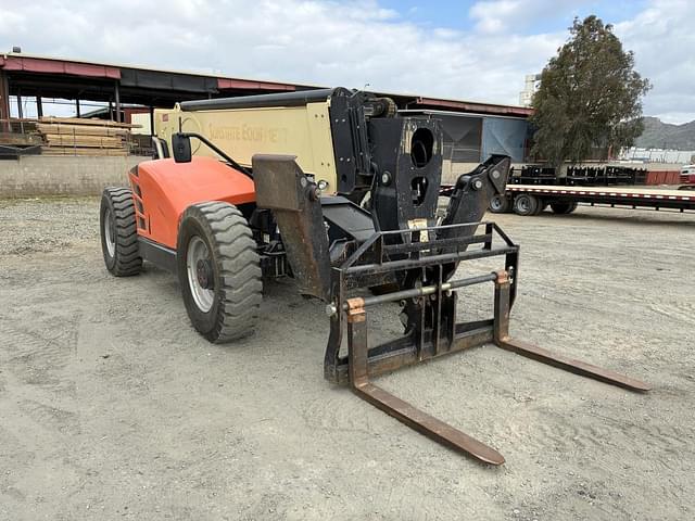 Image of JLG 1055 equipment image 1