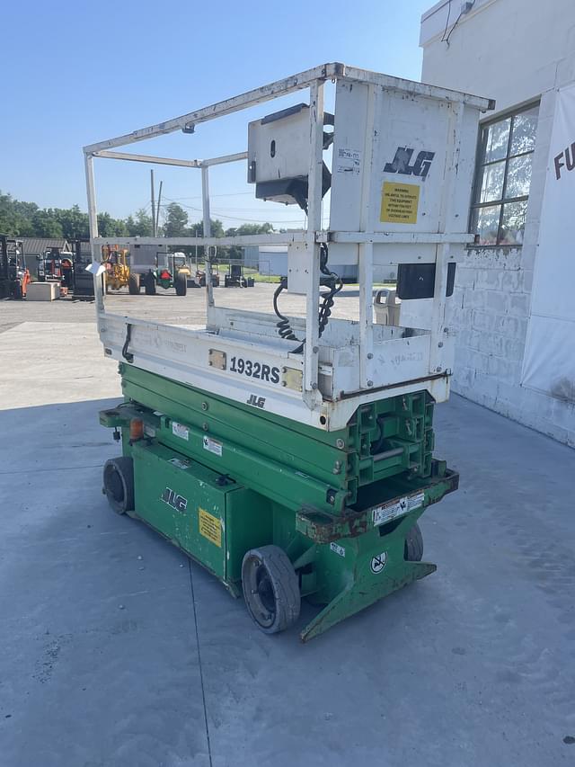 Image of JLG 1932RS equipment image 3