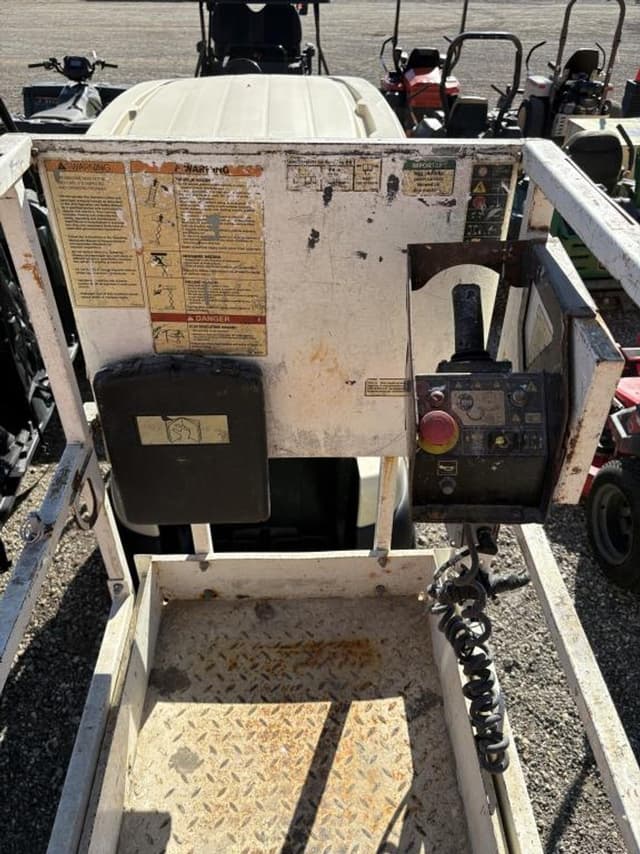 Image of JLG 1932RS equipment image 3