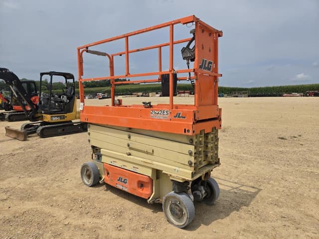 Image of JLG 2632ES equipment image 1