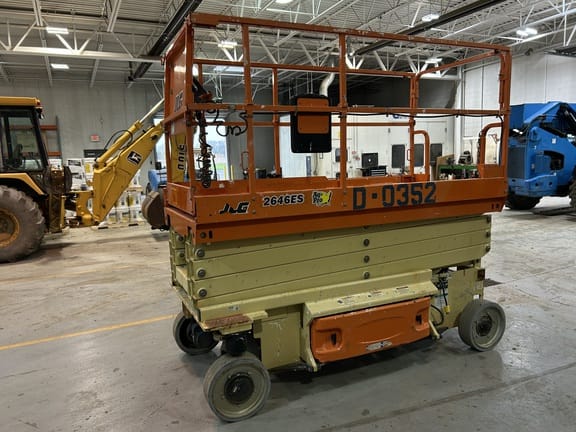2015 JLG 2646ES Equipment Image0