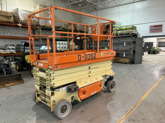 Image of JLG 2646ES equipment image 2
