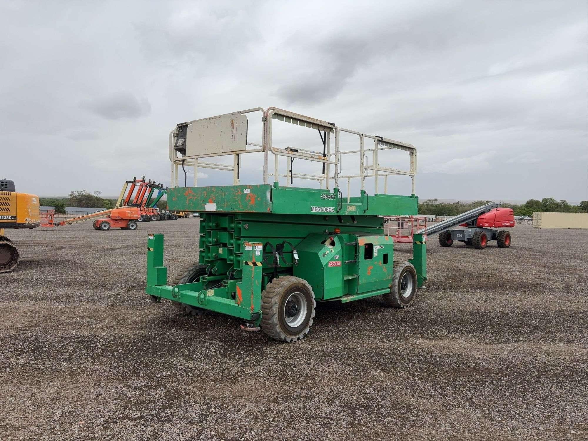 2015 JLG 4394RT Equipment Image0