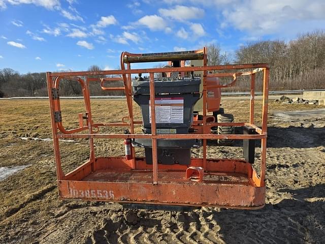 Image of JLG 450AJ equipment image 2