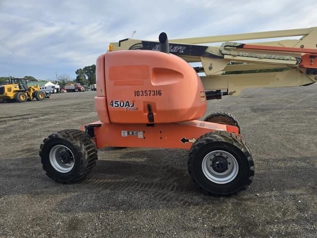 Image of JLG E450AJ equipment image 2