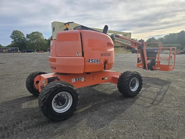 Image of JLG E450AJ equipment image 3