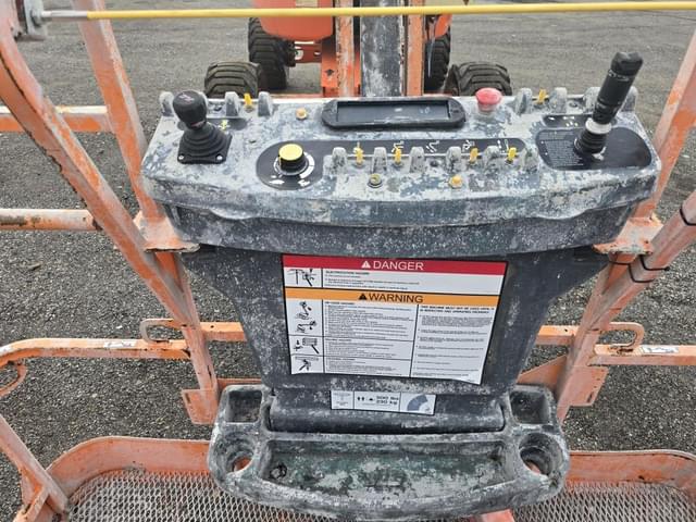Image of JLG 450AJ equipment image 2