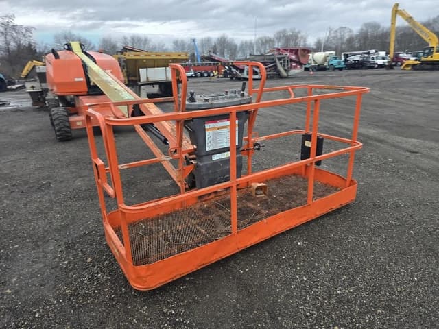 Image of JLG 460SJ equipment image 2