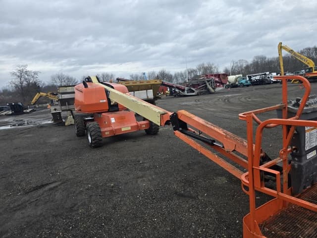 Image of JLG 460SJ equipment image 3