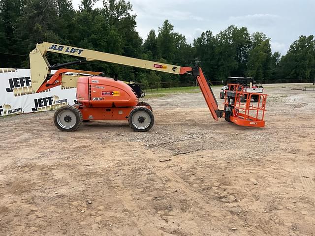 Image of JLG 600AJ equipment image 3