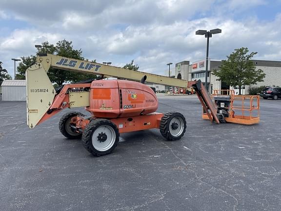 Image of JLG 600AJ equipment image 2