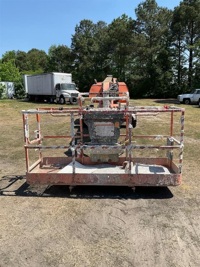 Image of JLG 660SJ equipment image 1