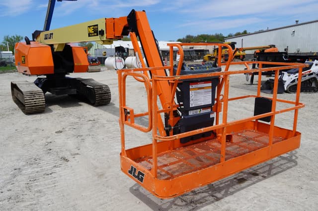 Image of JLG 660SJC equipment image 4