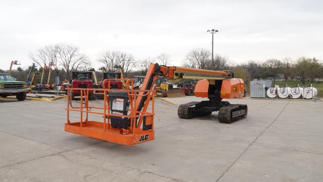 Image of JLG 660SJC equipment image 1