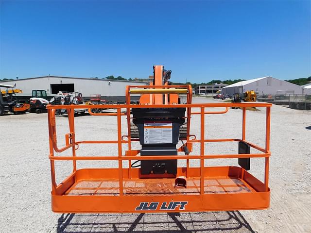 Image of JLG 660SJC equipment image 4