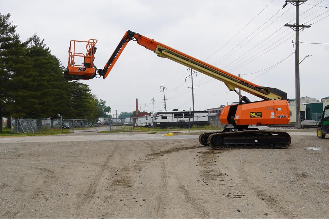 Image of JLG 660SJC Image 1