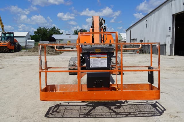 Image of JLG 660SJC equipment image 3