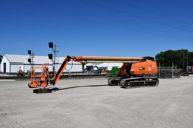 Image of JLG 660SJC equipment image 2