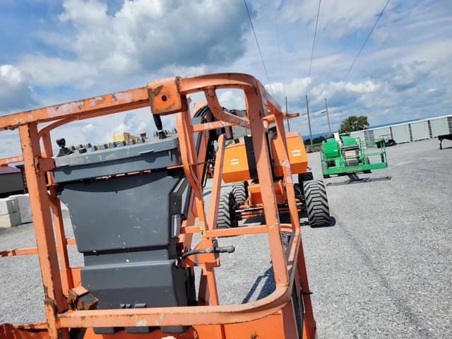Image of JLG 740AJ equipment image 3