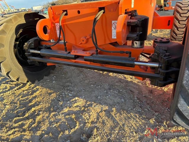 Image of JLG 800S equipment image 4