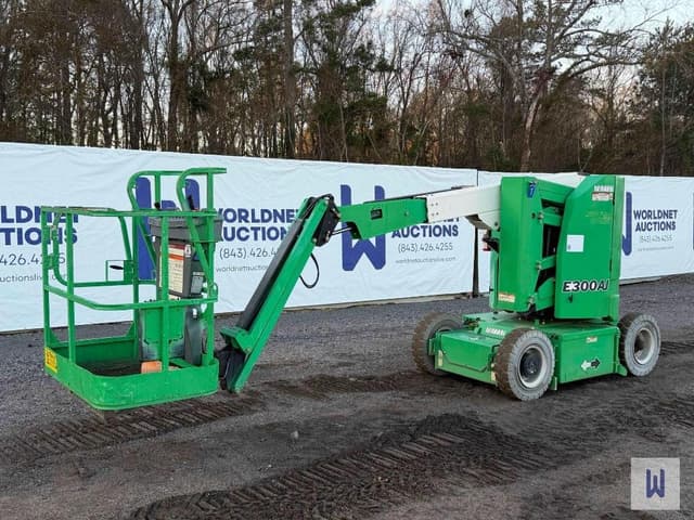 Image of JLG E300AJ equipment image 1