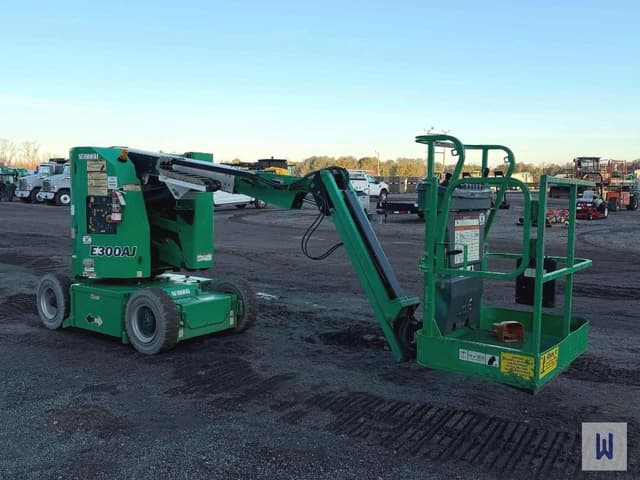 Image of JLG E300AJ equipment image 3