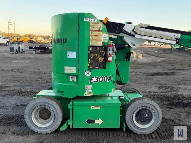 Image of JLG E300AJ equipment image 4