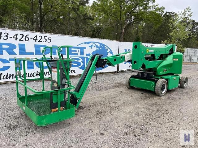 Image of JLG E400AJPN equipment image 1