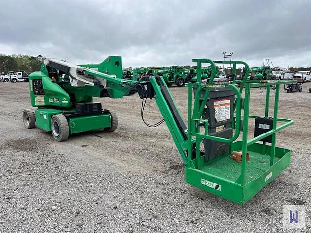 Image of JLG E400AJPN equipment image 3