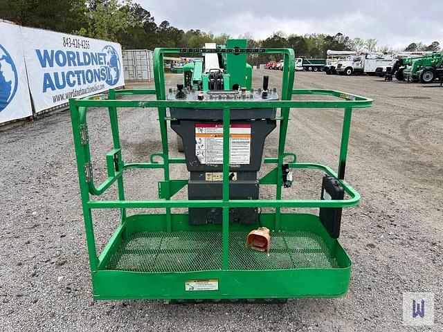 Image of JLG E400AJPN equipment image 2