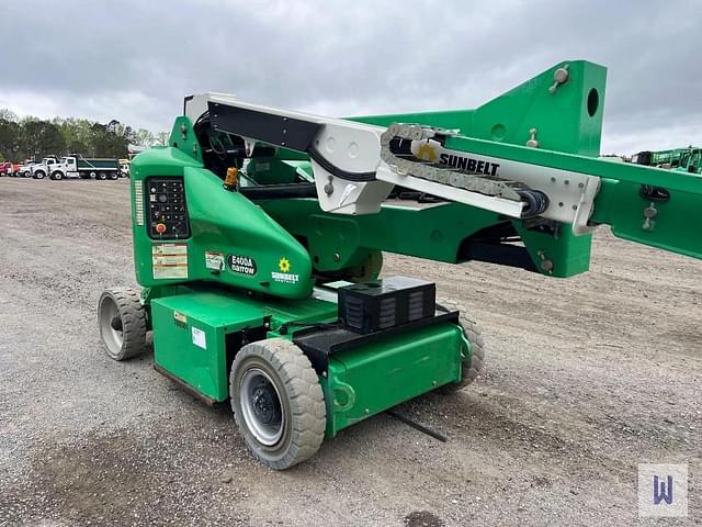 Image of JLG E400AJPN equipment image 4