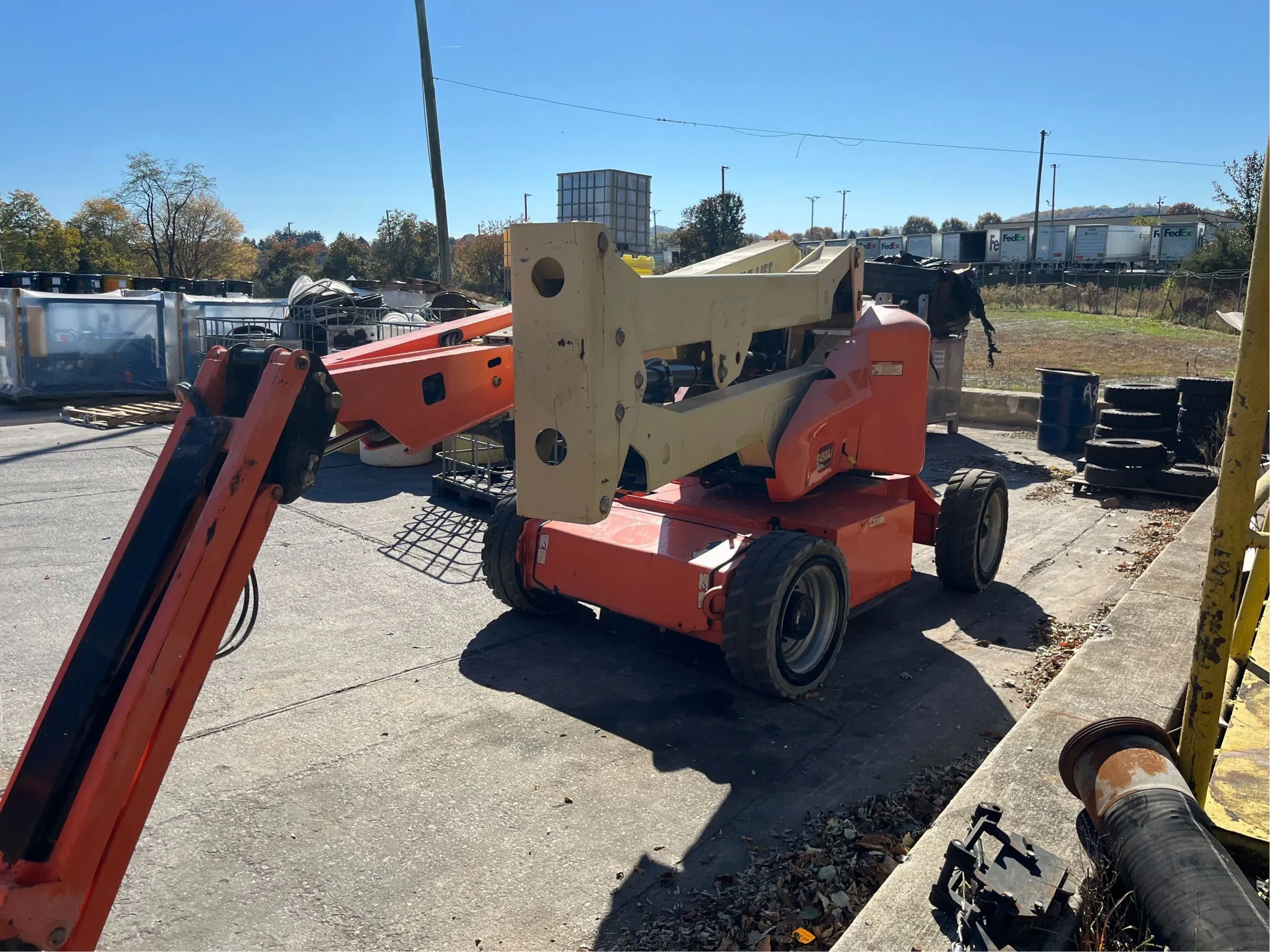 2015 JLG E450AJ Equipment Image0