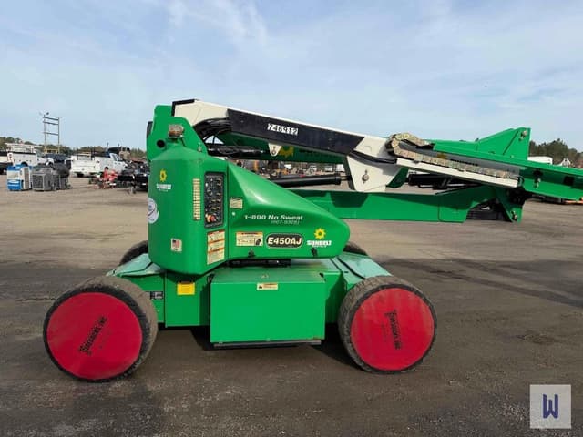 Image of JLG E450AJ equipment image 4
