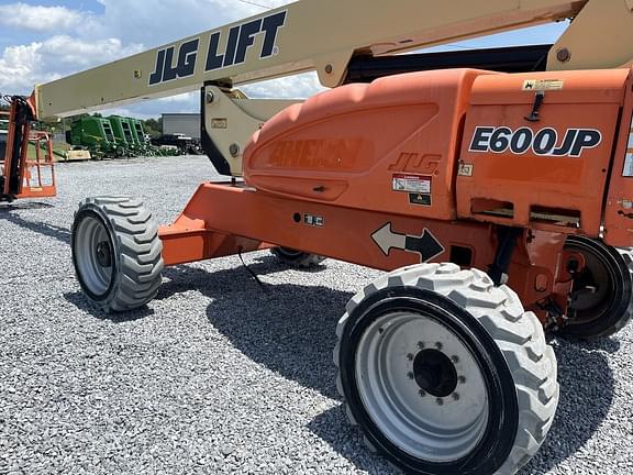 Image of JLG E600JP equipment image 4